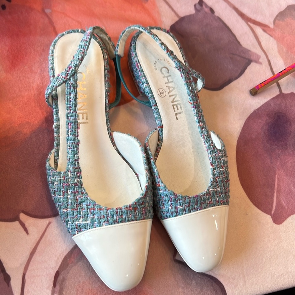 Chanel sling back only pair size 36 worn 3 times box and dust bag